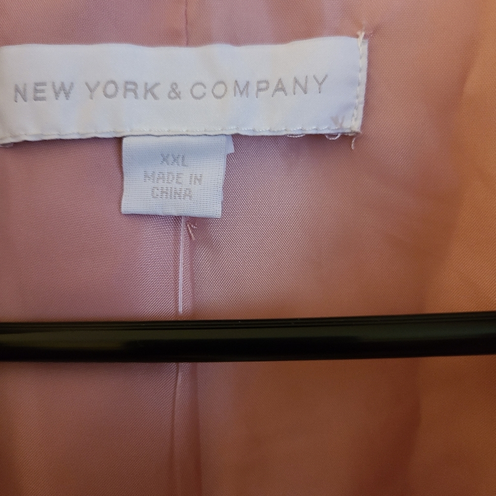 A jacket - Picture 2 of 5